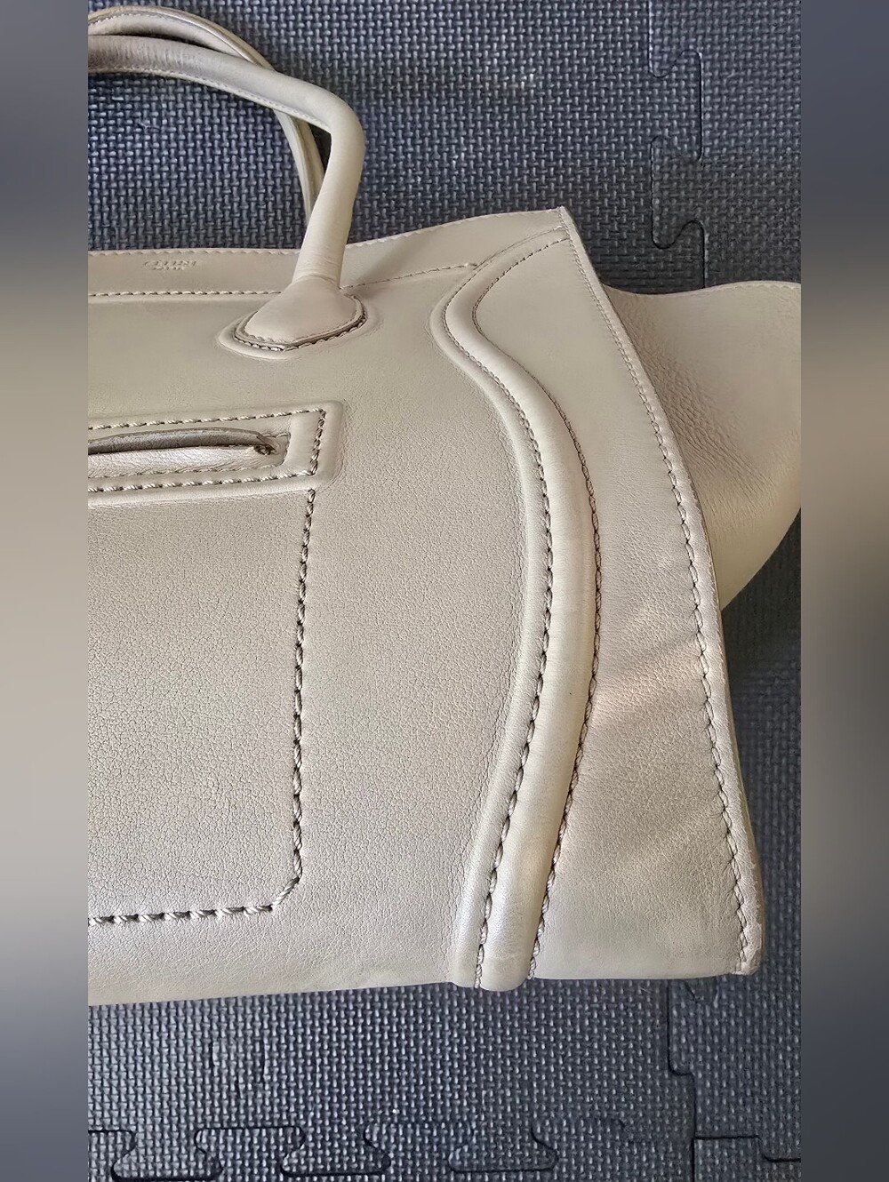🌟CELINE Phantom Leather Handbag - Authentic - Picture 15 of 16